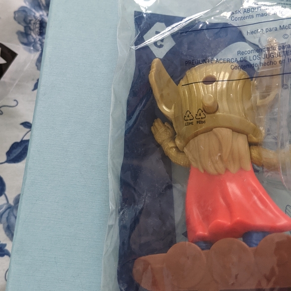 2 For $8 McDonald's Happy Meal, Thor Love and Thunder, Golden Armor Thor - Picture 2 of 2